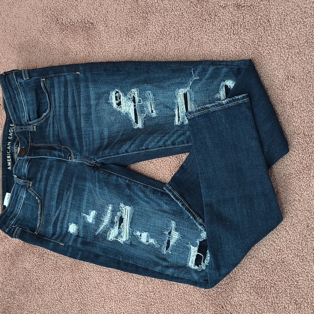American Eagle Outfitters Women's Blue Distressed Jeans